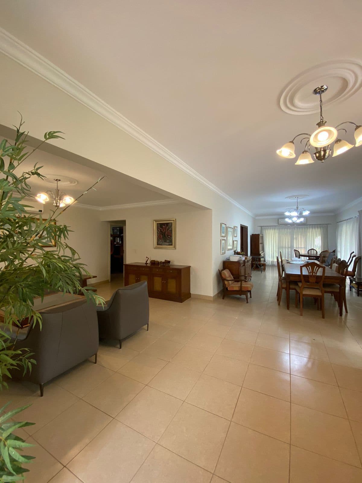 En Venta Residencia en Mcal. Estigarribia, Asuncion