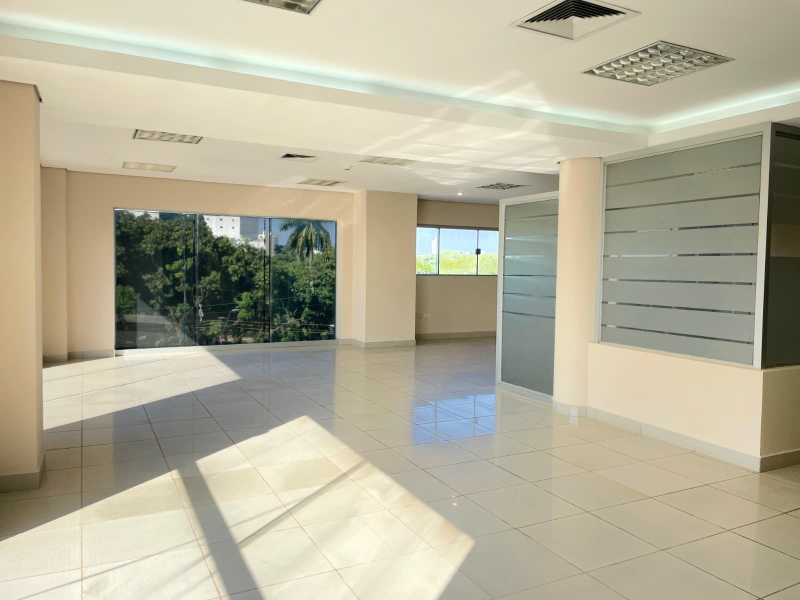 Alquiler de oficina en Villa Morra