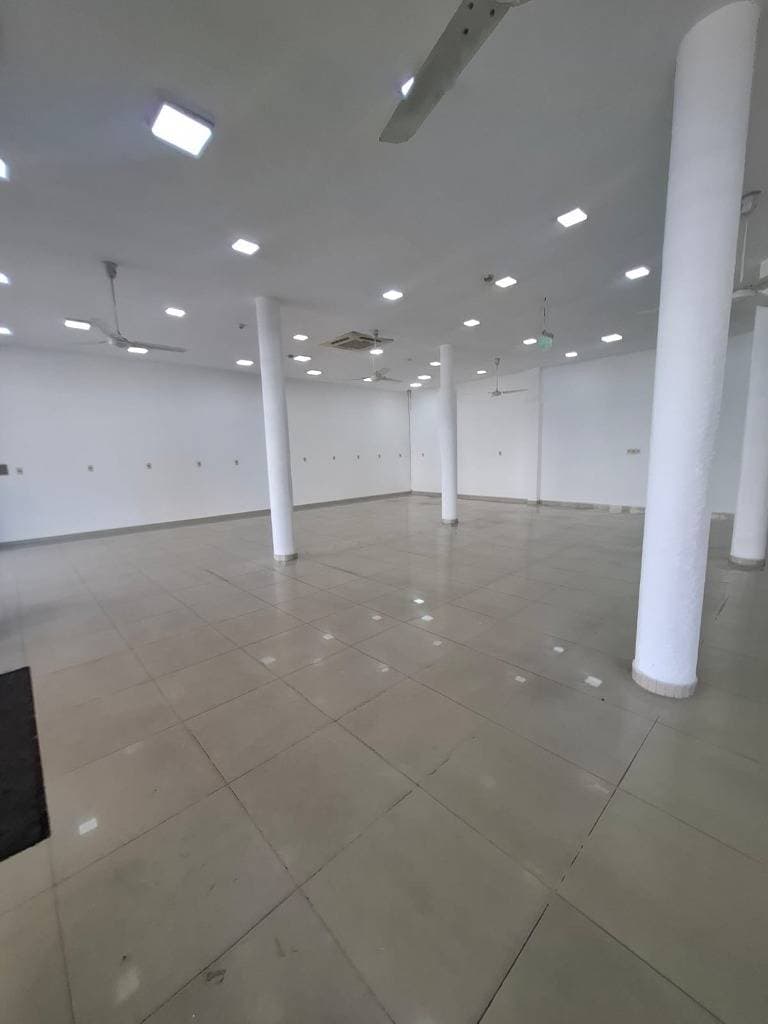 Salon comercial en San Lorenzo