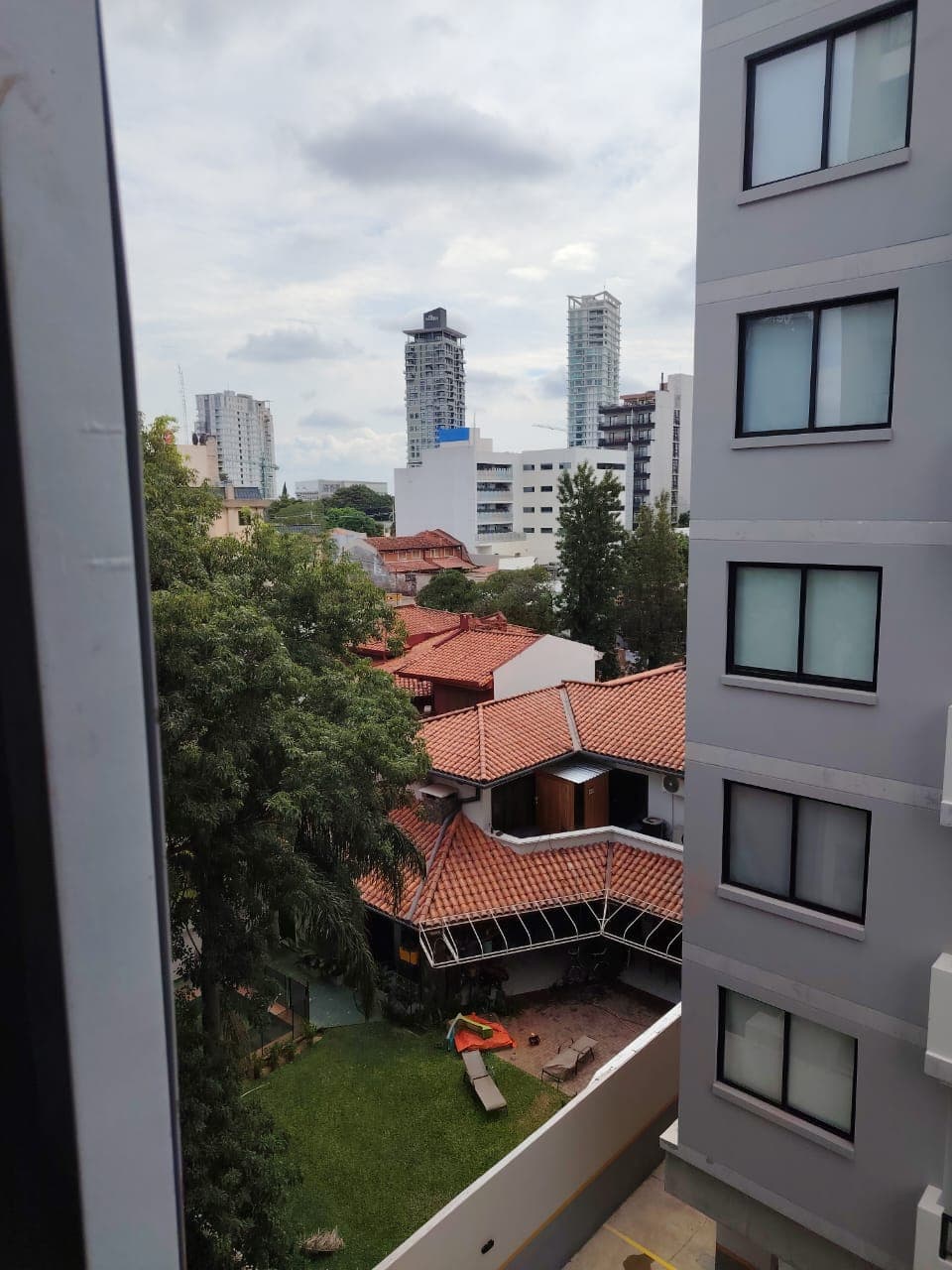 Alquilo dpto de monoambiente en el edificio zentrum