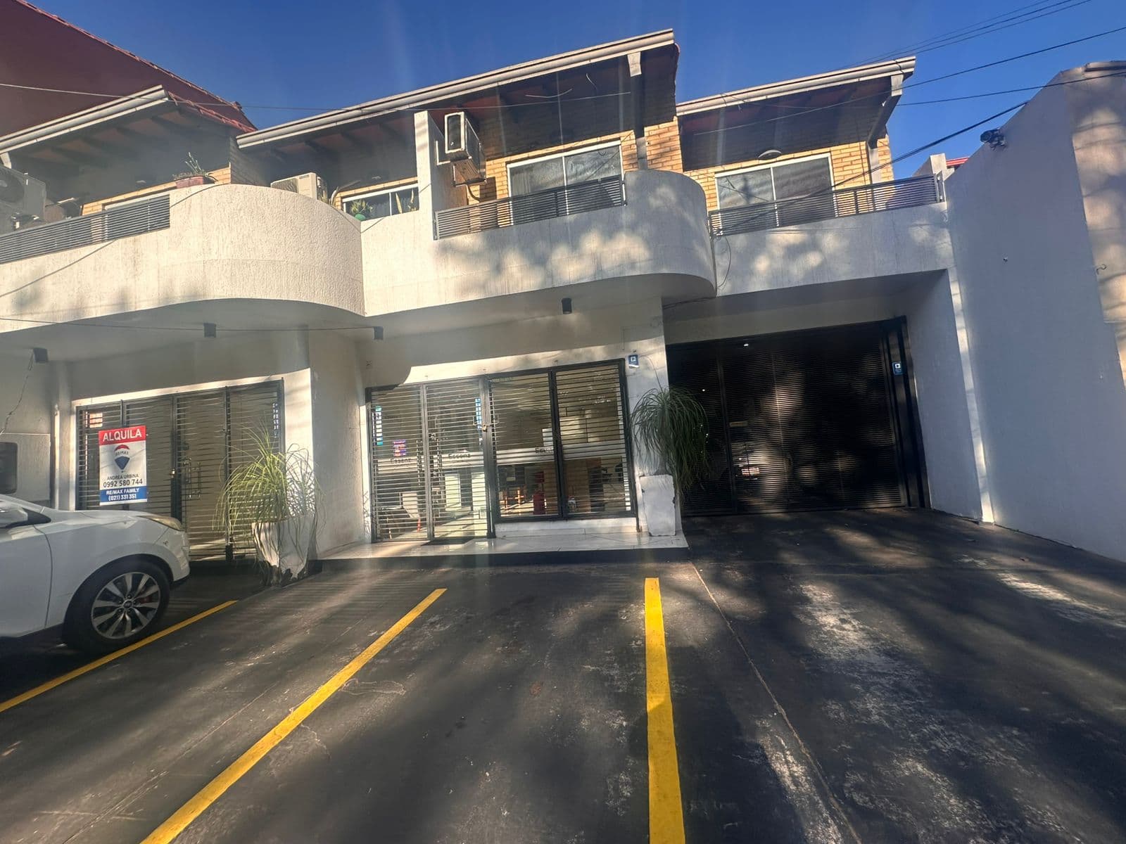 Alquilo departamento en lambare