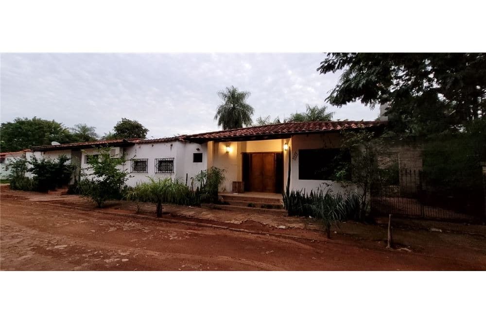 Amplia casa toda en una planta - barrio alto pinar - Luque