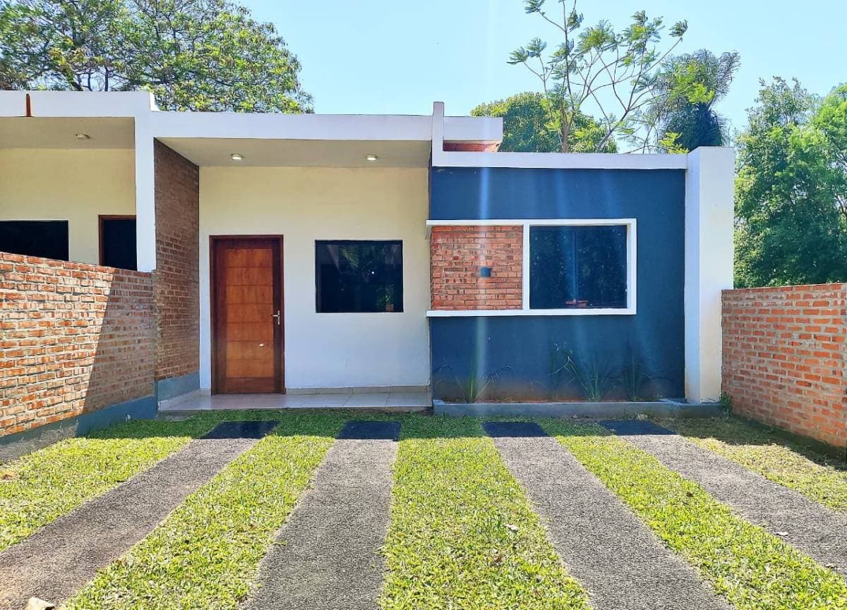 En venta Chalet a Estrenar de 2 Habitaciones en Luque – Complejo Los Pinos