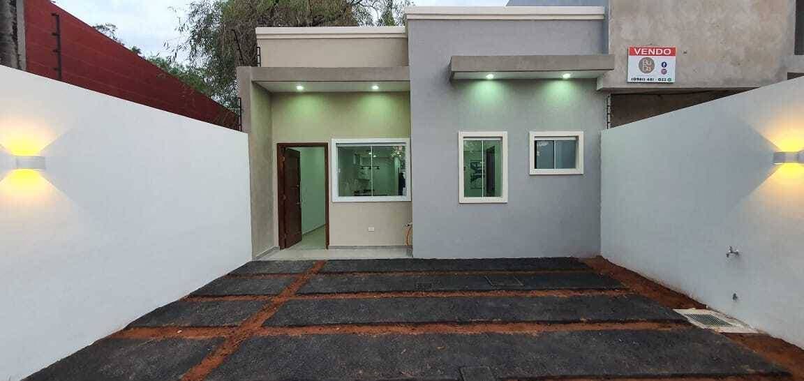 Vendo chalet en la ciudad de lambare