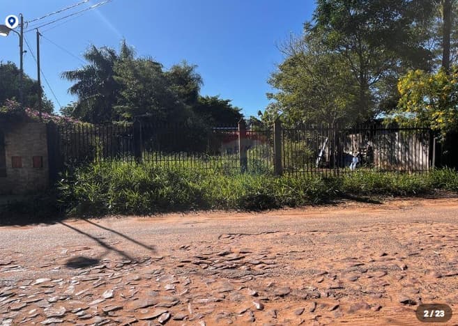 Vendo terreno c/ construcción a refaccionar-Ñemby