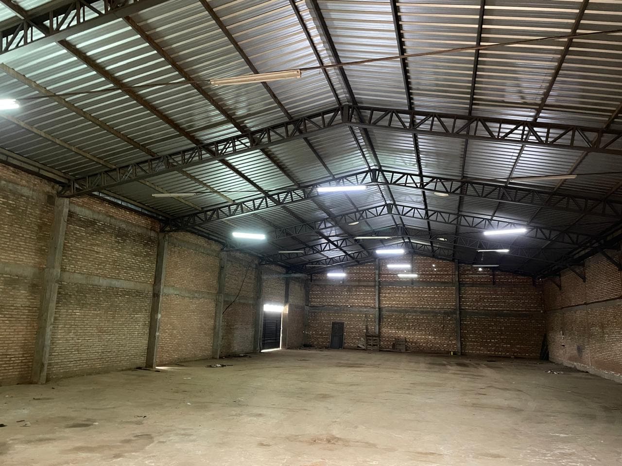 Tinglado en alquiler en Mariano Roque Alonso. 680 m²