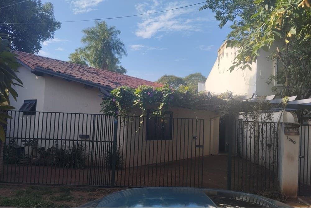 Vendo casa en mburucuya zona julio correa