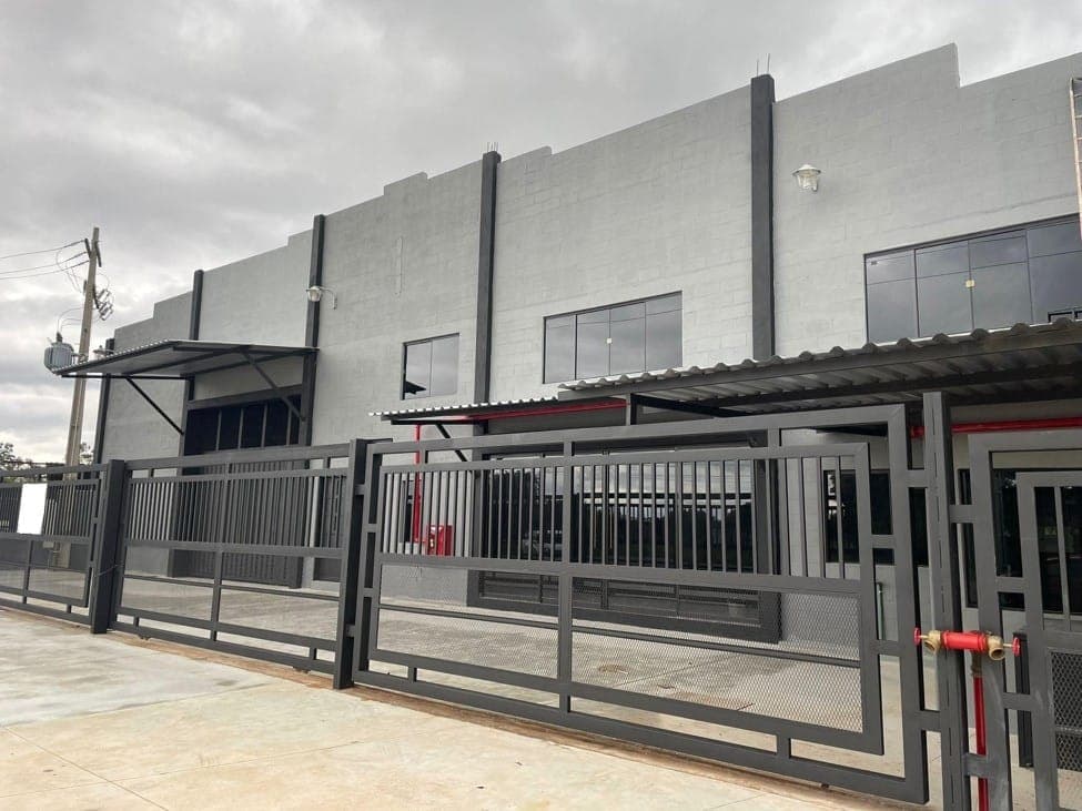 Alquilo deposito de 1.200 m2 a estrenar en villeta‼️ c-1147