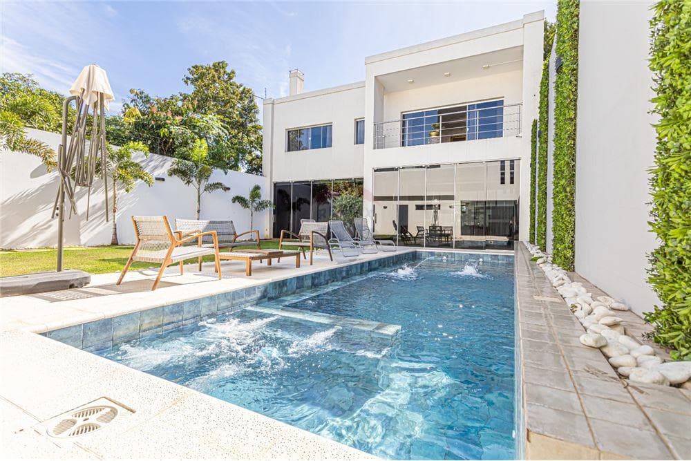 En venta increíble propiedad barrio Mcal Estigarribia