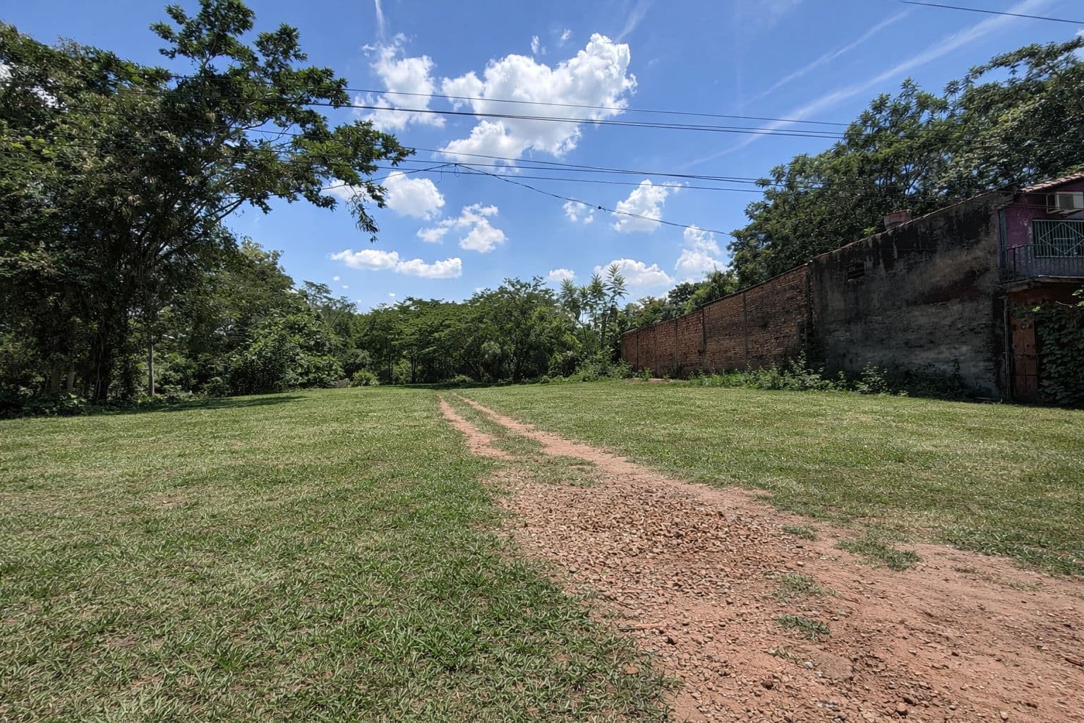 Vendo terreno en aregua cerca de todo