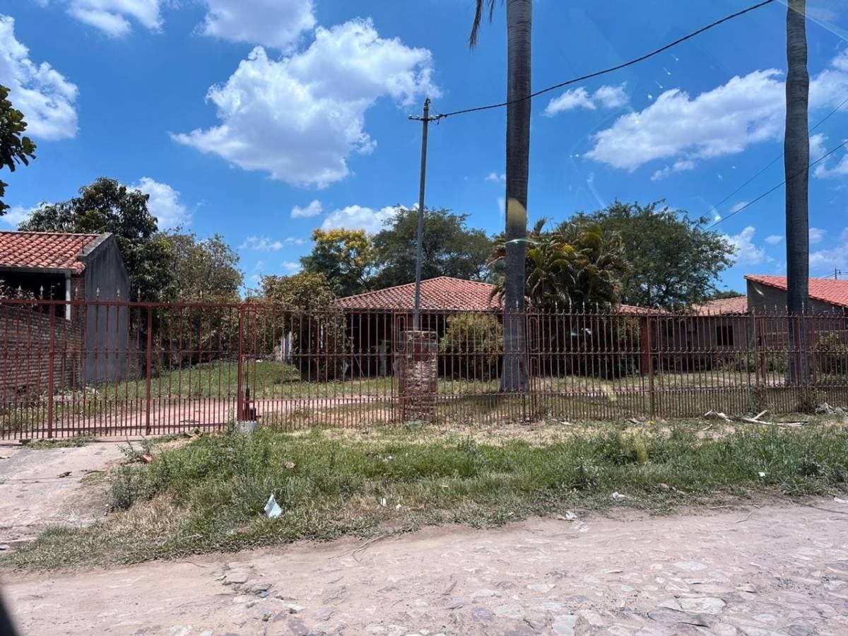 Vendo amplio terreno en Mariano Roque Alonso