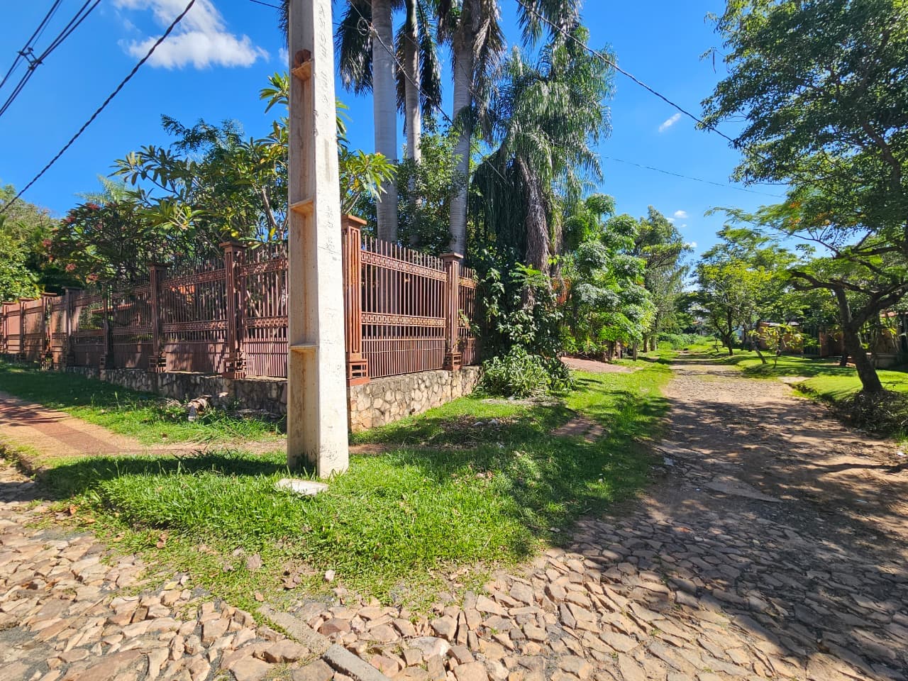 En Venta. Amplio Terreno En Asuncion