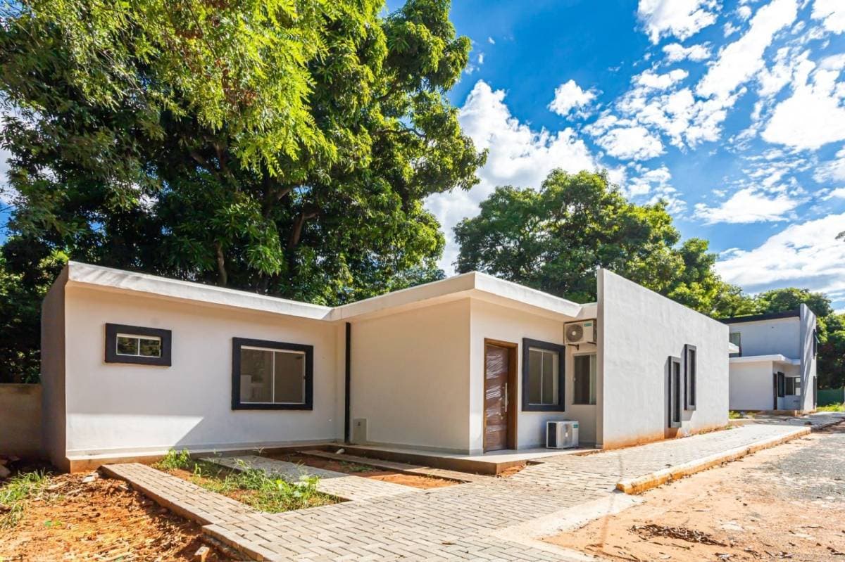 Chálet a estrenar en Barrio Cerrado Los Castaños, Luque