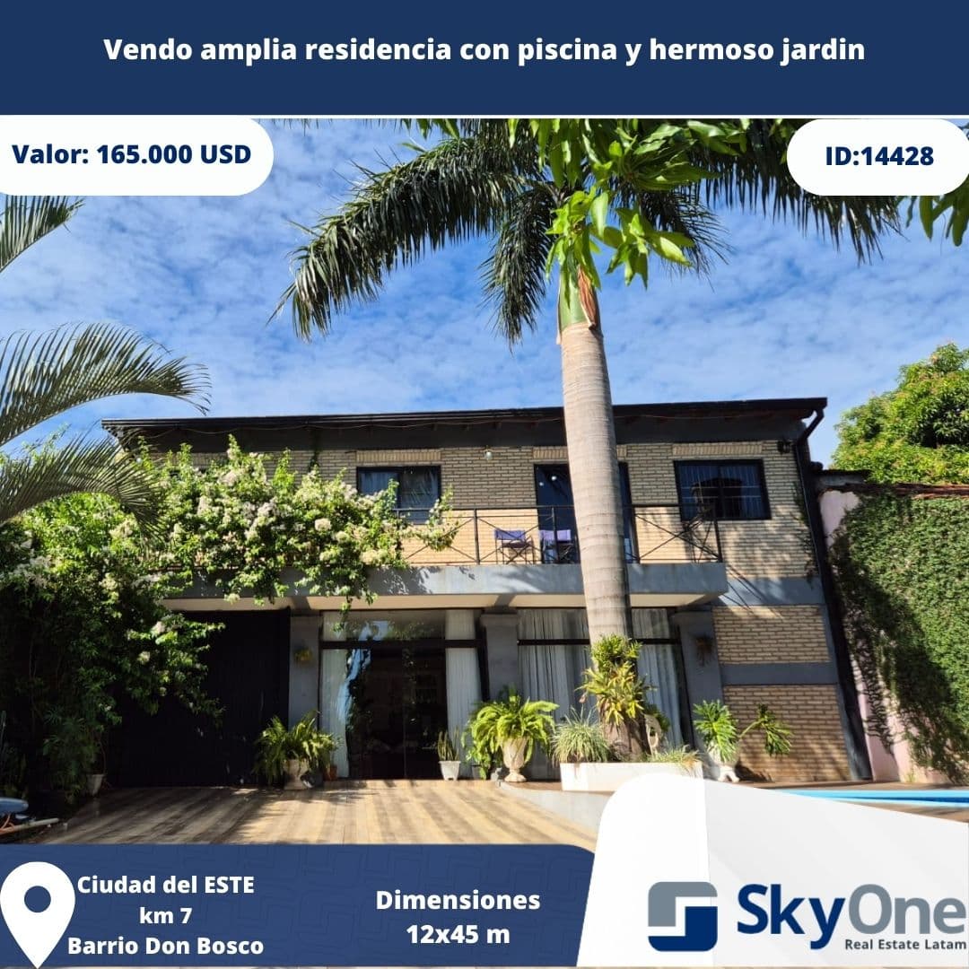 Vendo amplia casa con piscina y hermoso jardín
