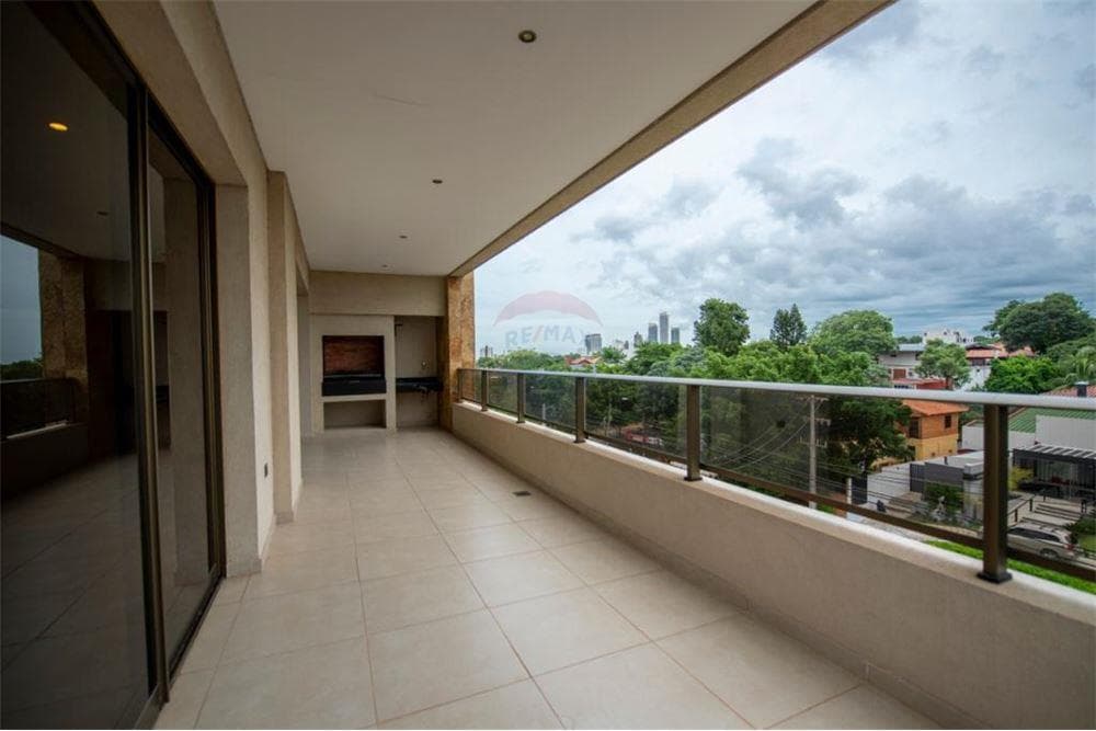 Lujoso departamento. de 3 dormitorios en suite