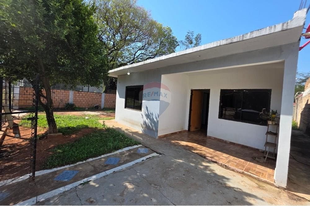 Casa en Villa Elisa, barrio mbokajaty en venta