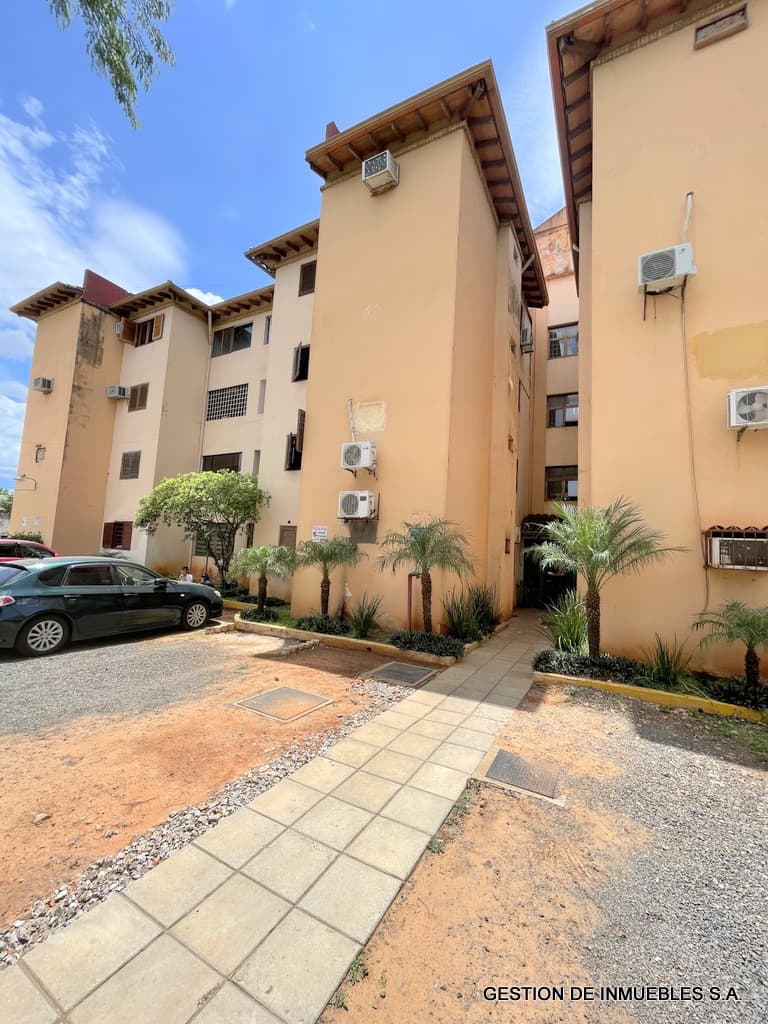 Vendo zona Pinedo shopping v20-13-2