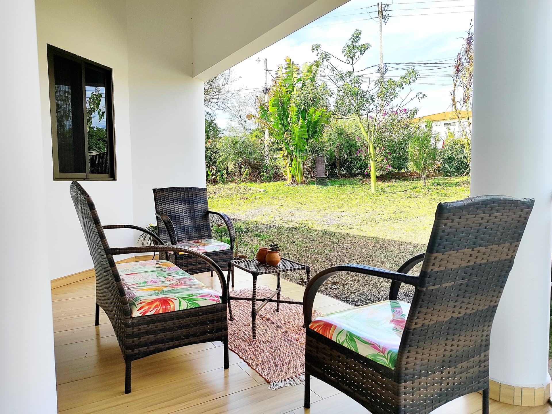 Casa en venta en Independencia, Guairá – amplio terreno con jardín y S.H.A