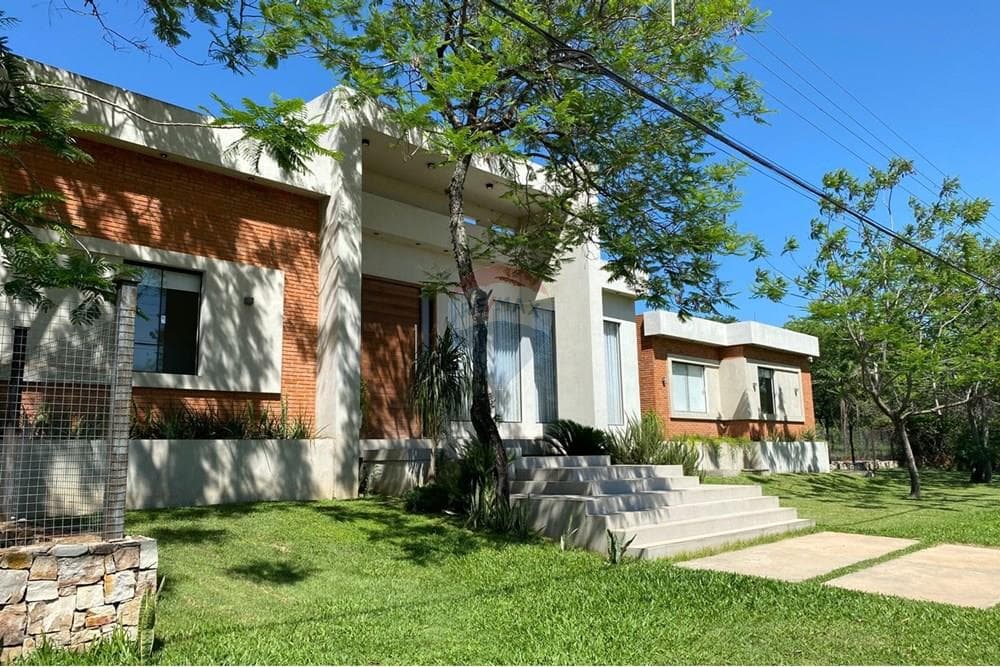 Residencia de lujo en surubi¨i