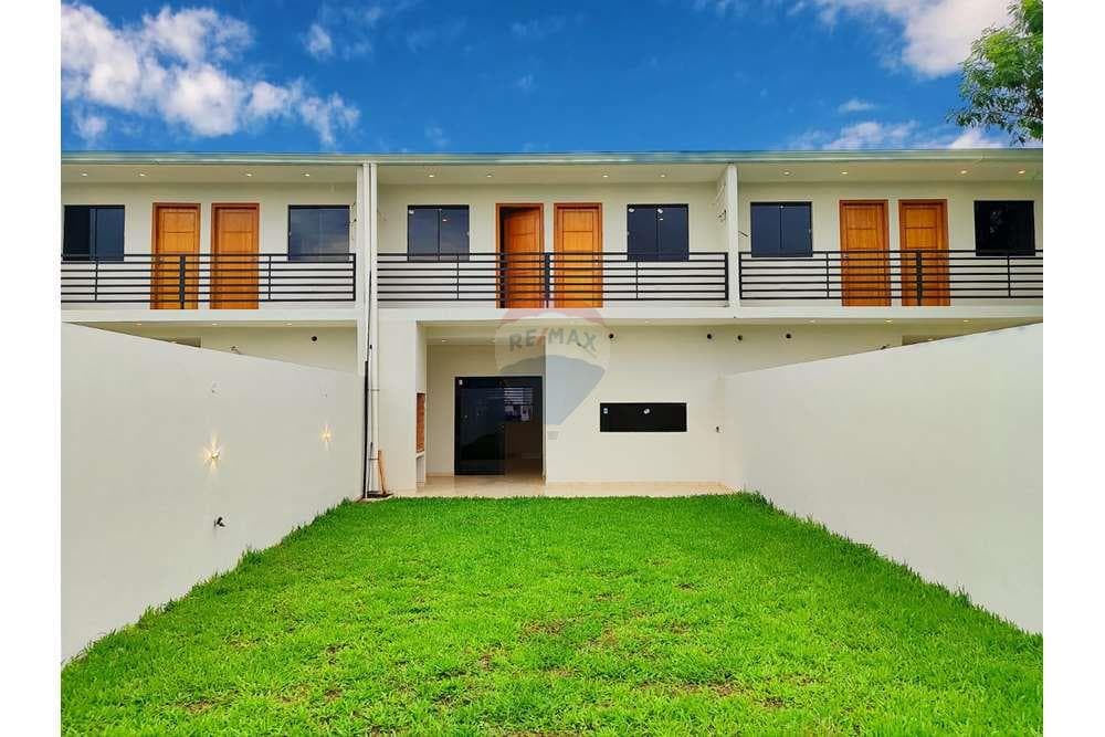 Duplex laurelty, 3 dorm. Con jardin, San Lorenzo j.a