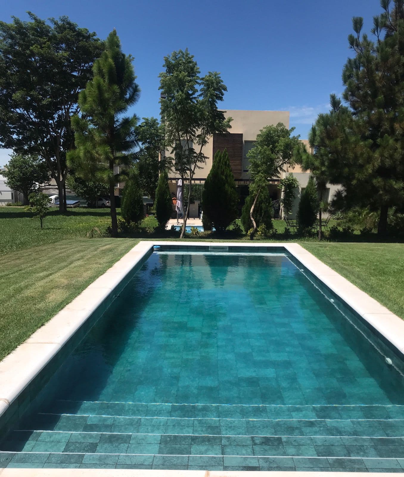 Alquilo casa en aqua village