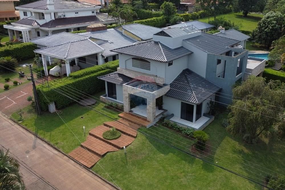 Vendo casa en el exclusivo paraná country club