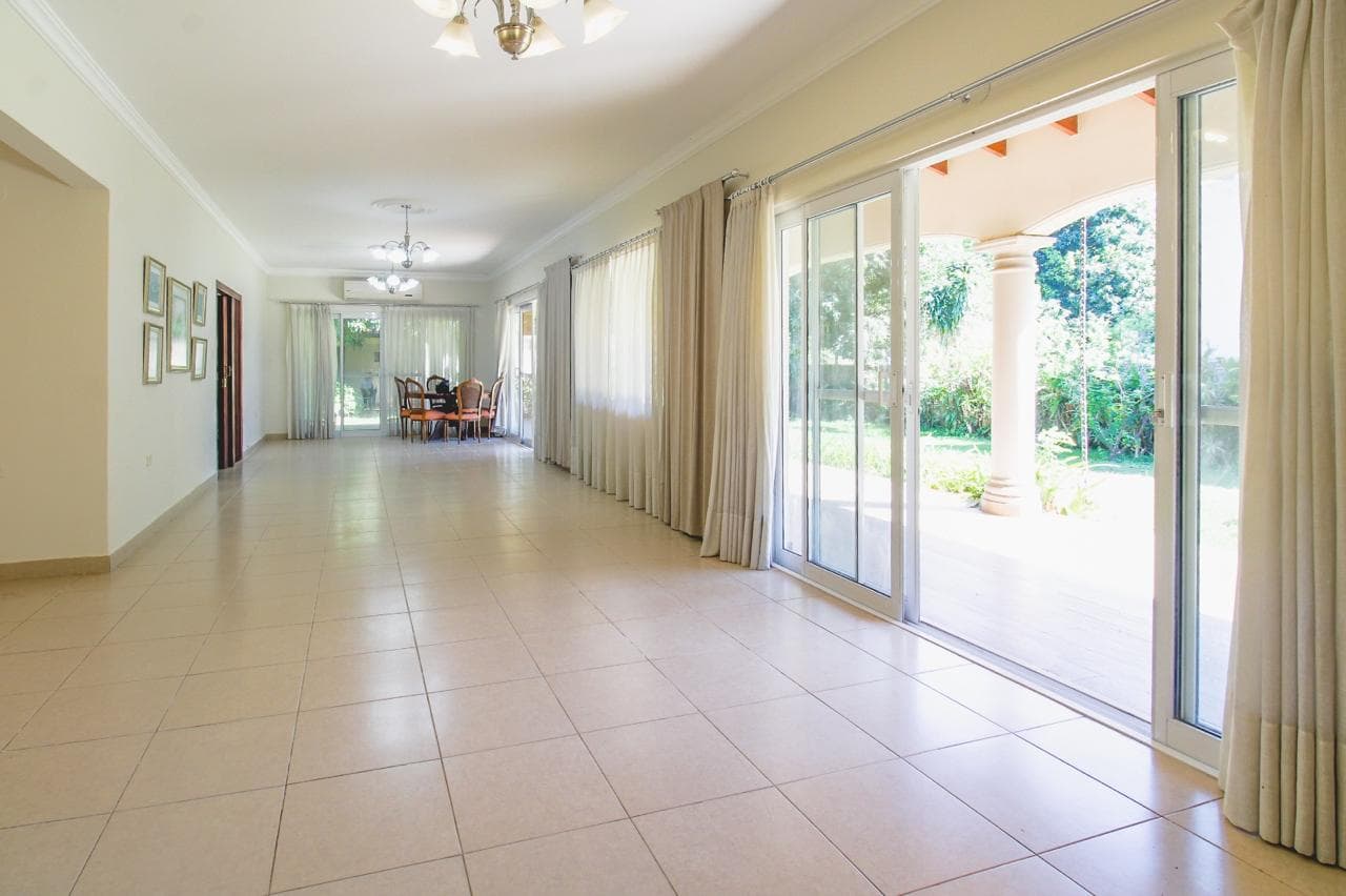 Vendo residencia en barrio Mariscal Estigarribia