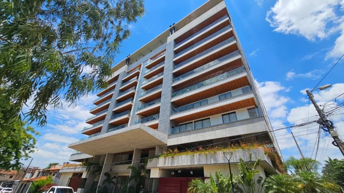 Vendo lujoso departamento premium de 3 suites en zona top edificio alzara plaza