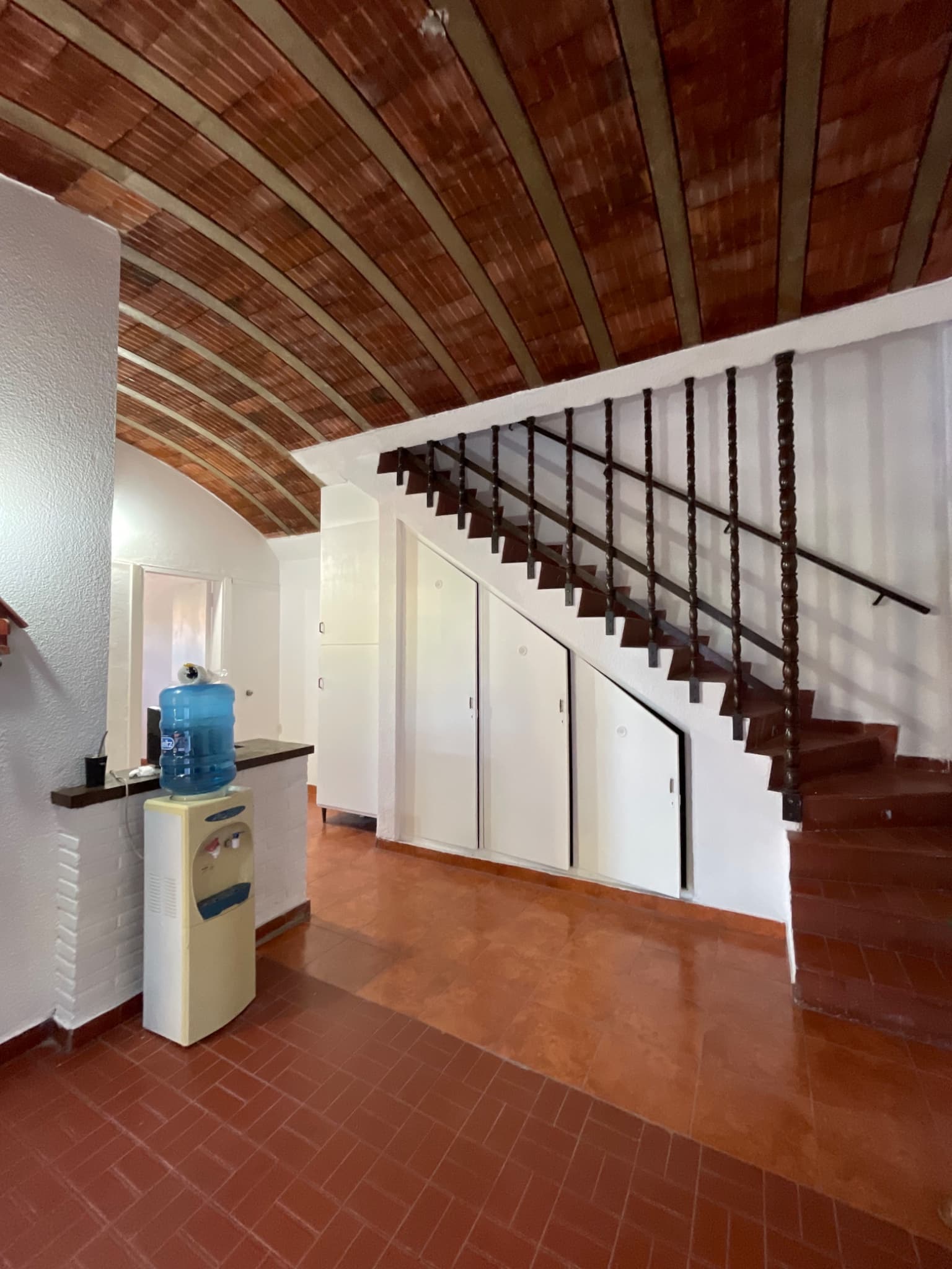 En alquiler amplia casa de 3 dormitorios amplio patio y piscina Barrio Jara
