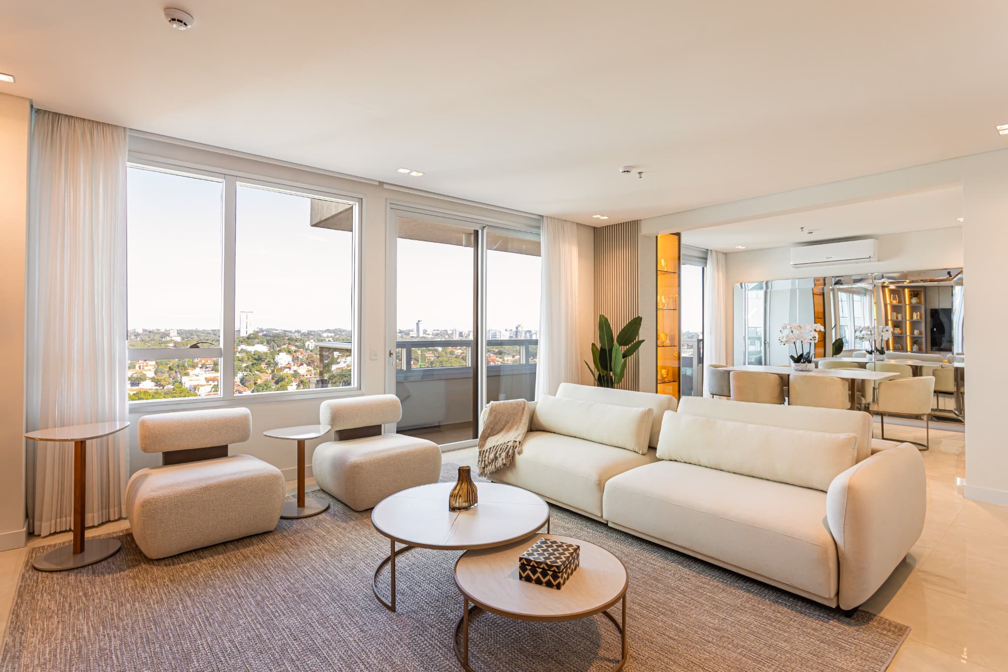 Alquilo Exclusivo departamento completamente amoblado en Eminent Armani