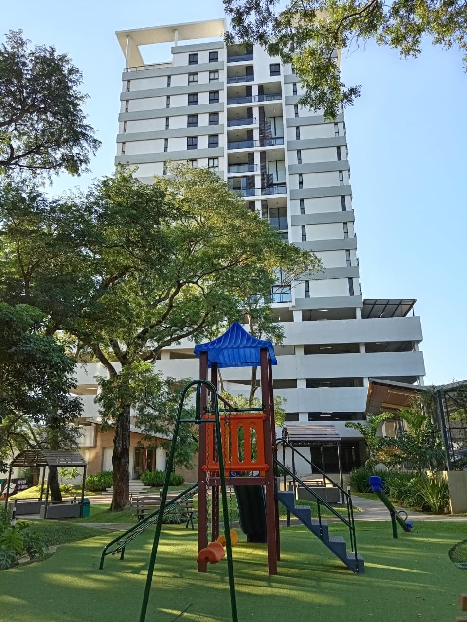 Alquilo departamento en condominio boulevard plaza Pinedo - Fernando de la Mora