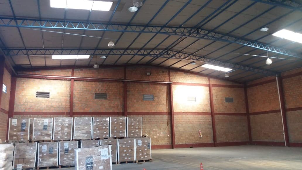 Alquilo complejo de 3.370 m2 de depositos en Luque‼️ c-1010
