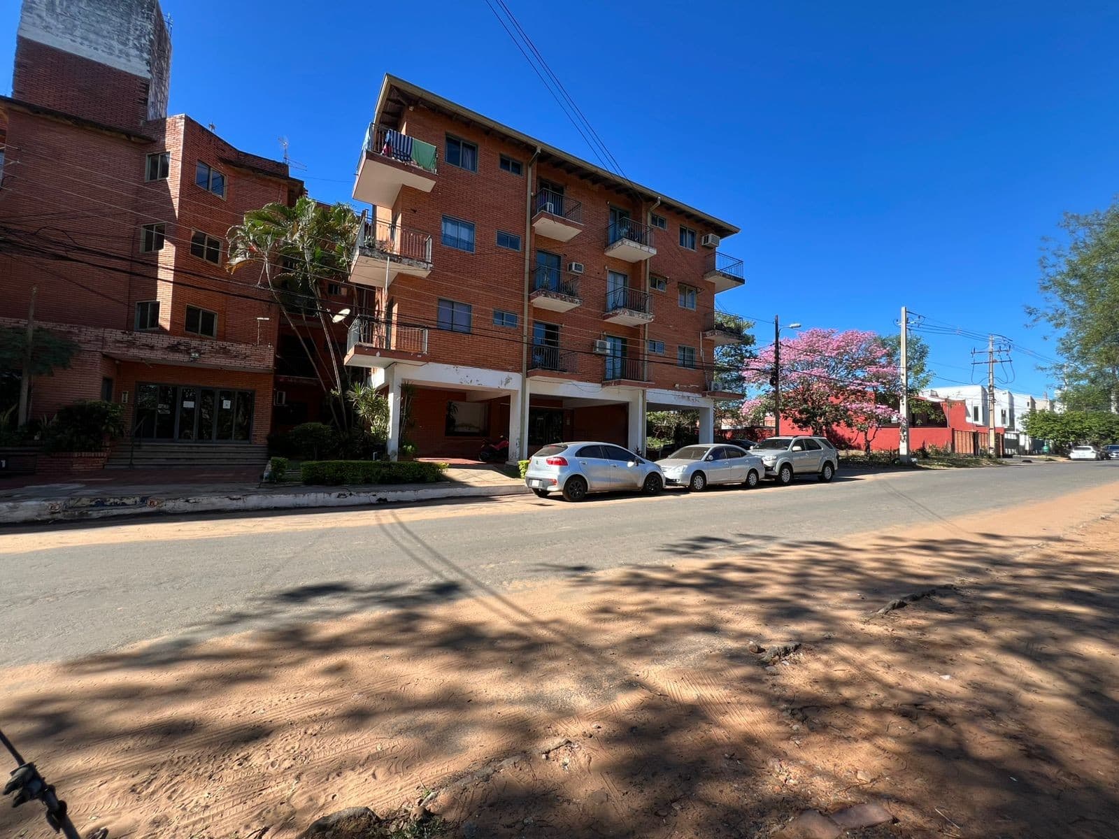 OFERTO dpto en Fernando de la Mora zona NORTE