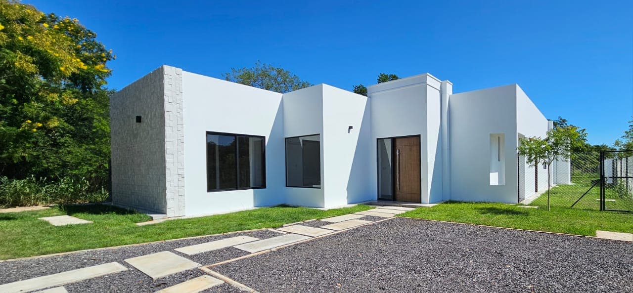 En alquiler - casa a estrenar de 3 dormitorios en suite toda en planta baja, en surubii