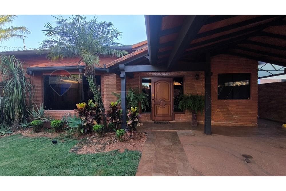 Casa, con piscina en Laurelty- Terreno 12x30