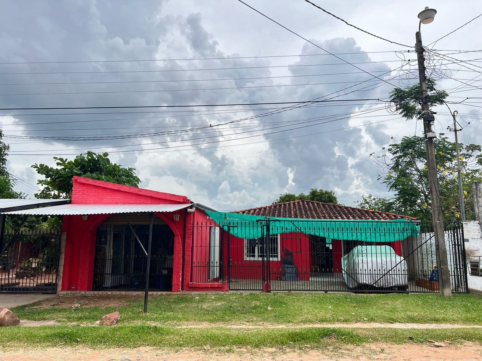 En venta amplia casa en limpio - el portal