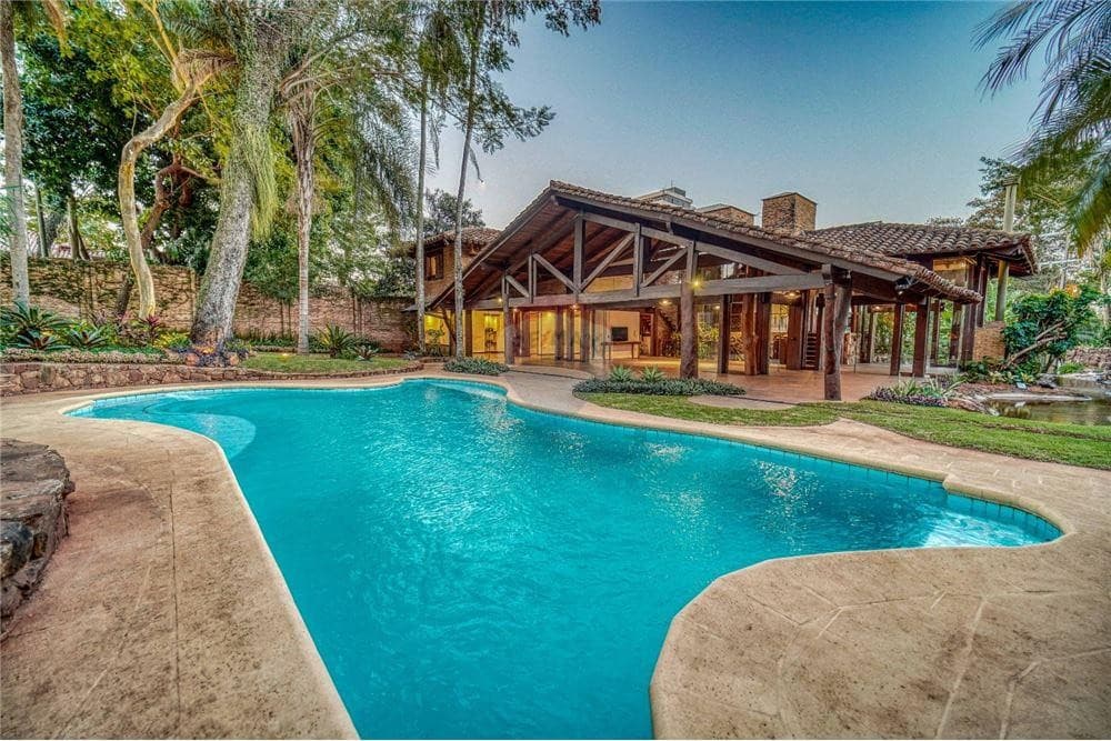 Vendo hermosa residencia de 1580m2 en barrio Carmelitas !!