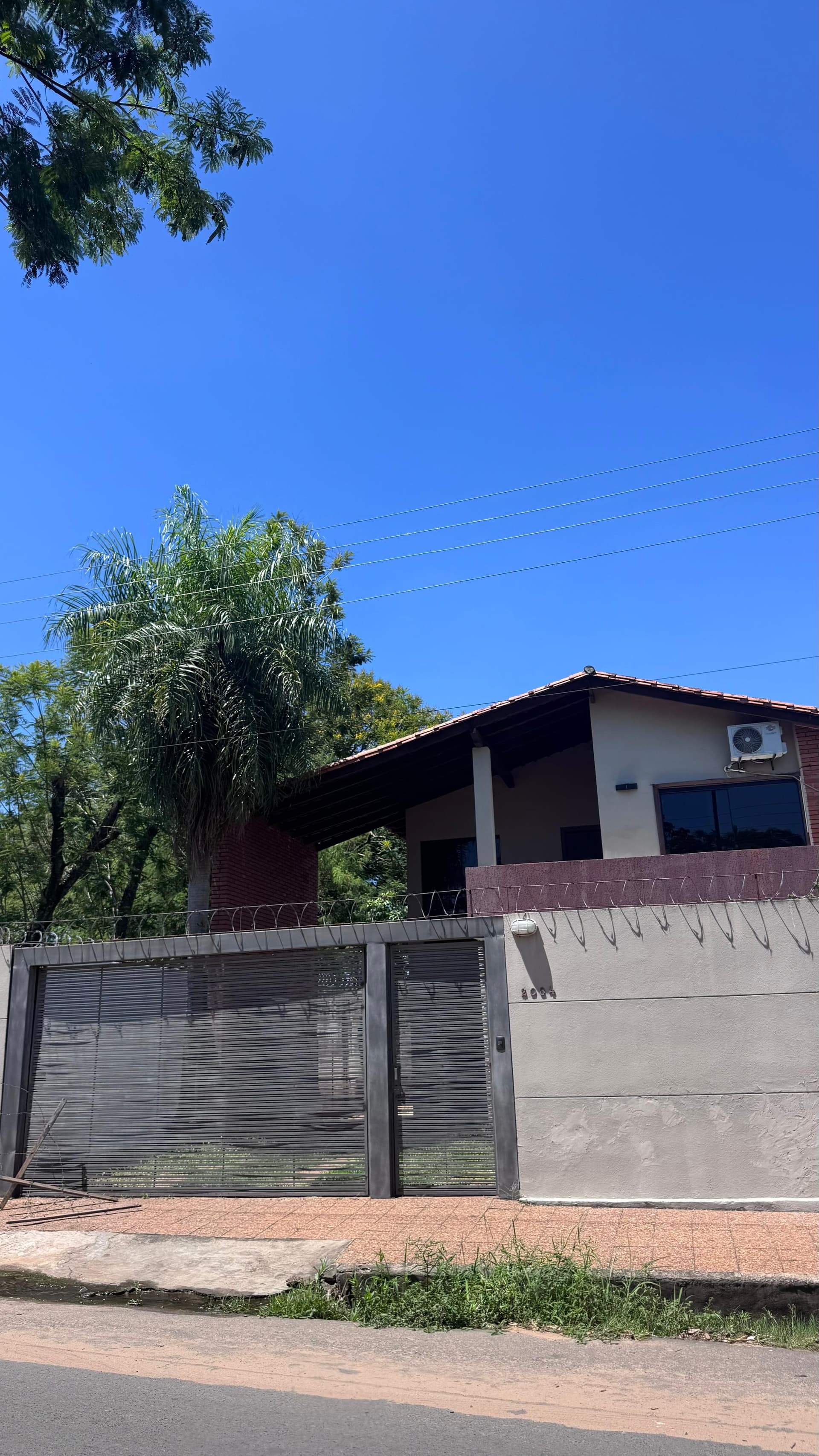 Alquilo CASA Luque (a 10 minutos del eje corporativo)