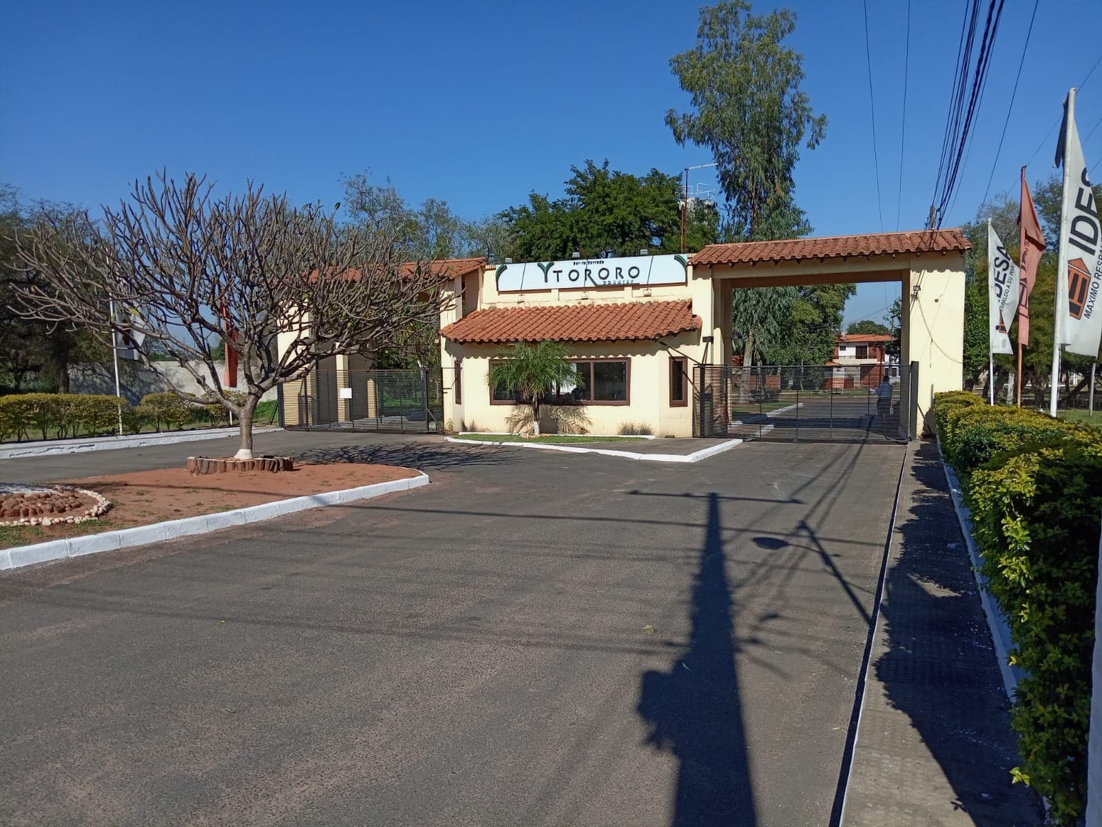 Venta de terreno en condominio cerrado ytororo country - ypane
