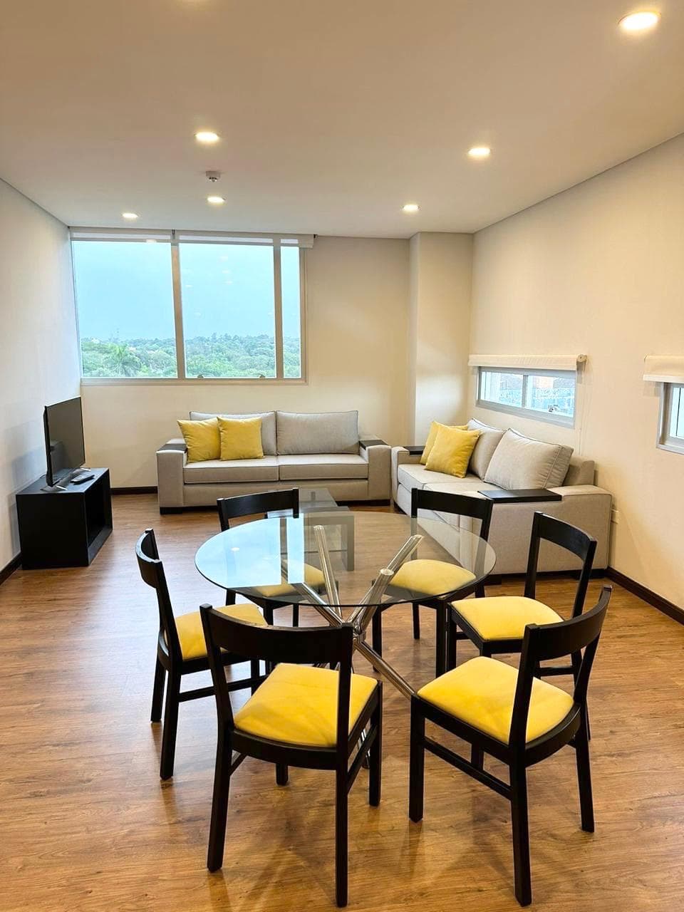 En Alquiler Hermoso Departamento Amoblado de 2 Habitaciones en Villa Morra A301