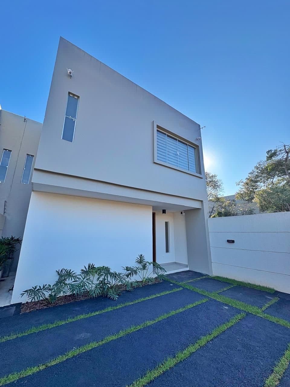 Impecable Duplex moderno con muebles en Luque