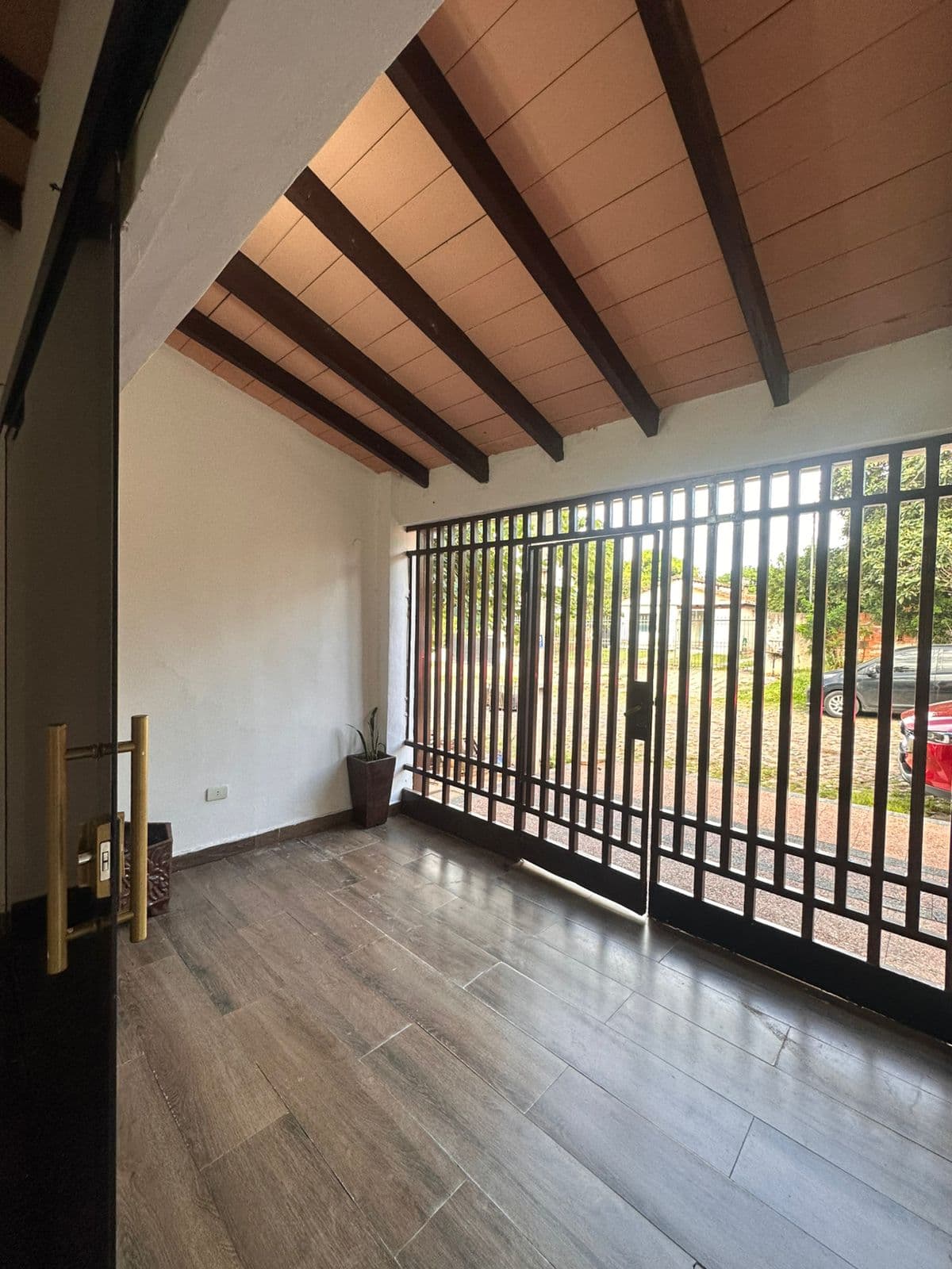 Vendo chalet de 2hab en fernando zona sur