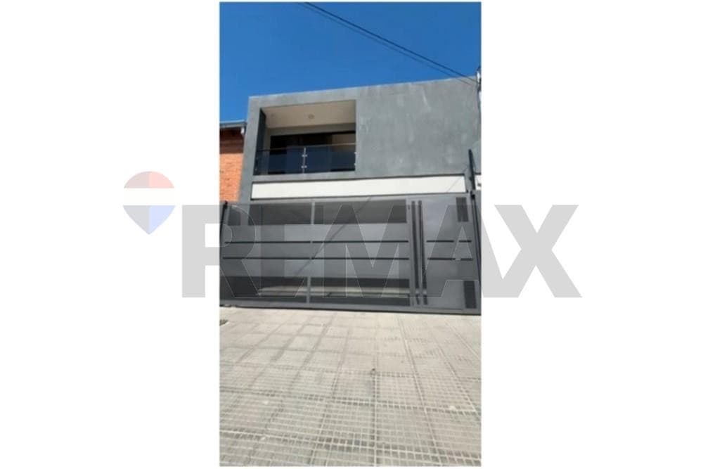 Moderno dúplex con piscina en Fernando de la Mora. 1,000 $ Mensual (M.L.)