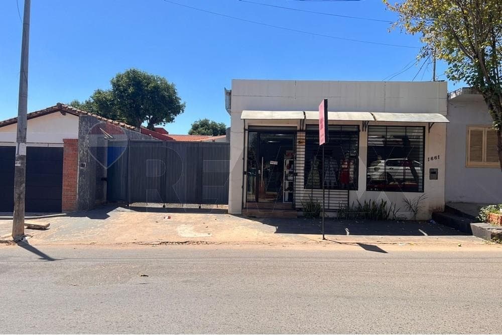 Salón comercial mas depósito en fernanso sur en venta