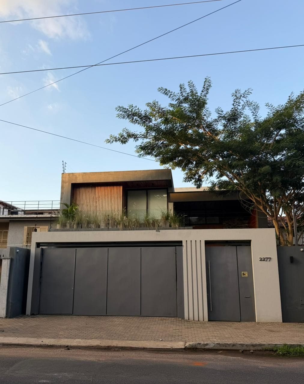 Alquilo hermosa residencia semi nueva