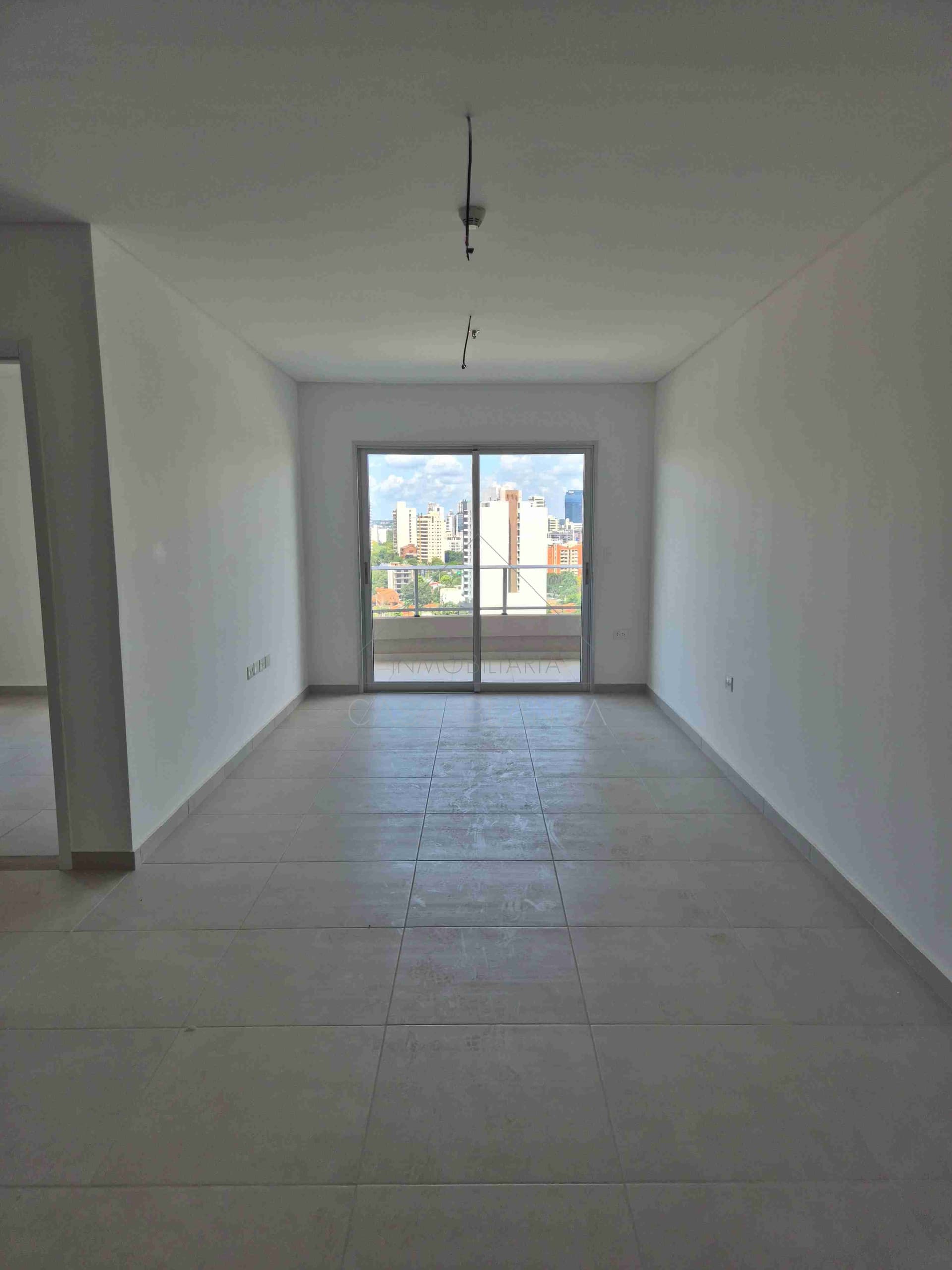 Venta‼️ Departamento sobre Av. Molas López, a cuadras de Casa Rica