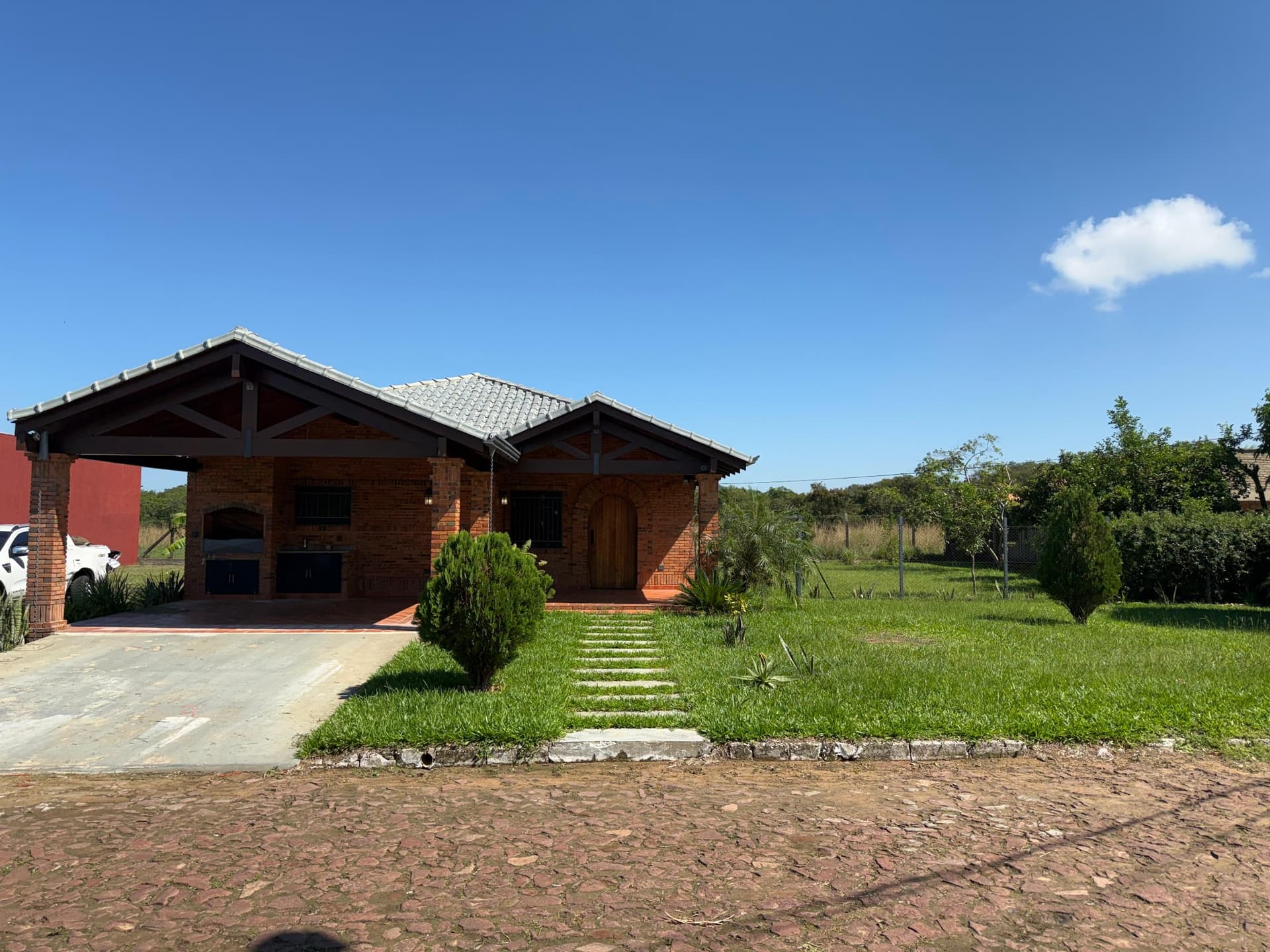 Alquiler de Casa en Barrio Cerrado Ytororó Country – Ypané, Paraguay