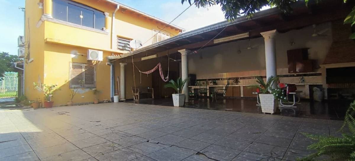 Vendo casa de 5 habitaciones en San Lorenzo