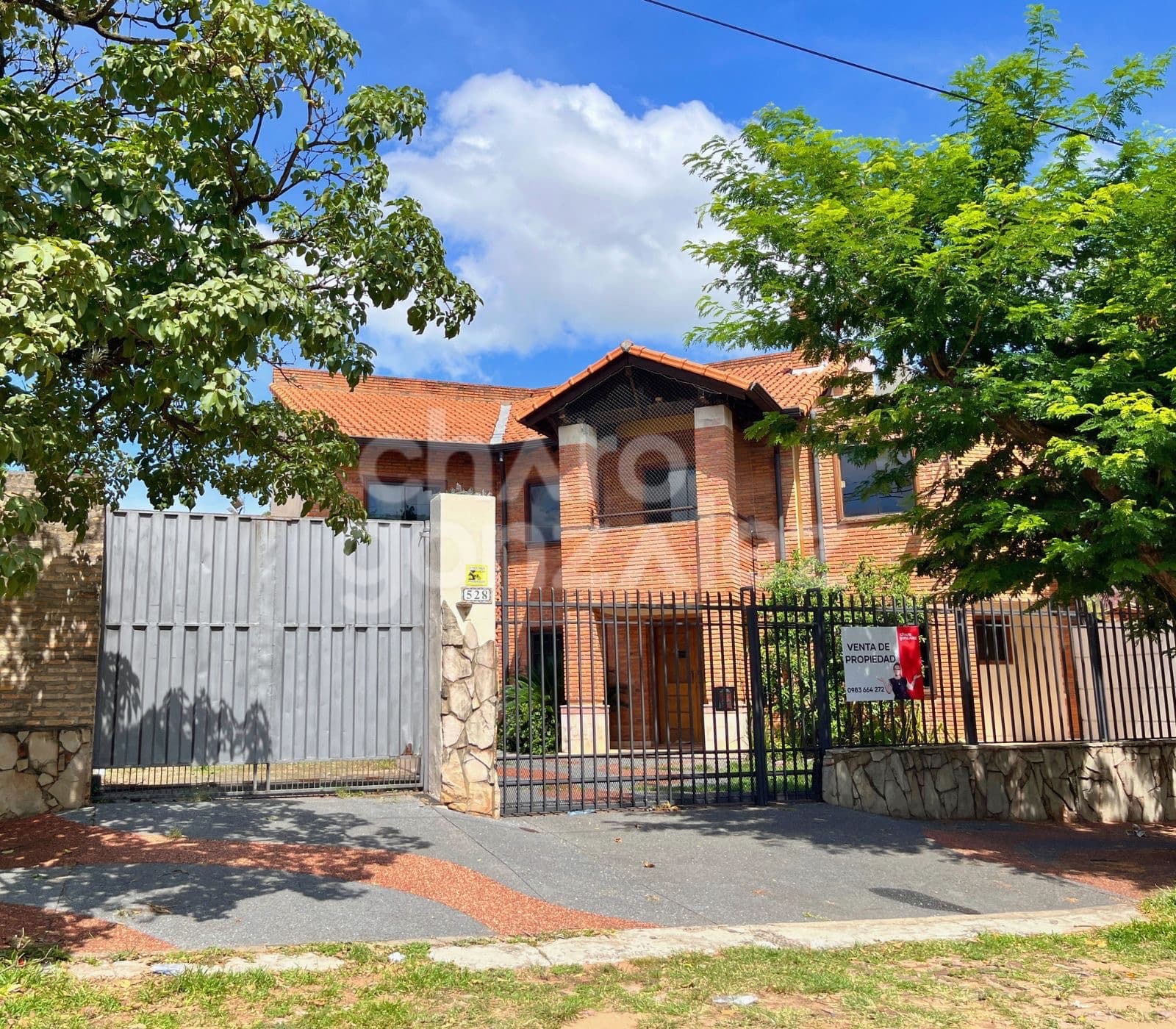 Casa en venta barrio kennedy Lambaré