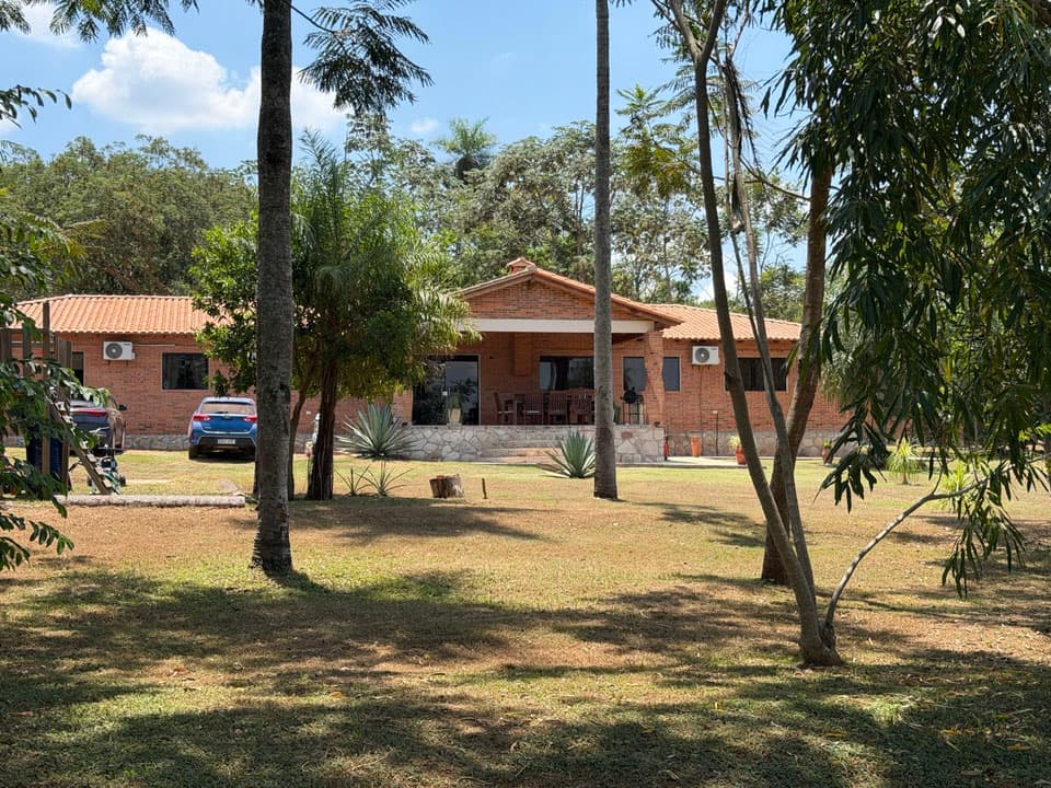 Propiedad de 2,2 has. con 3 viviendas en Altos – Ideal para inversión o vivienda multifamiliar